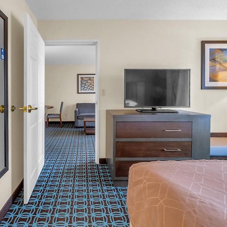 Wingate By Wyndham Chicago Schaumburg Hotel Room photo