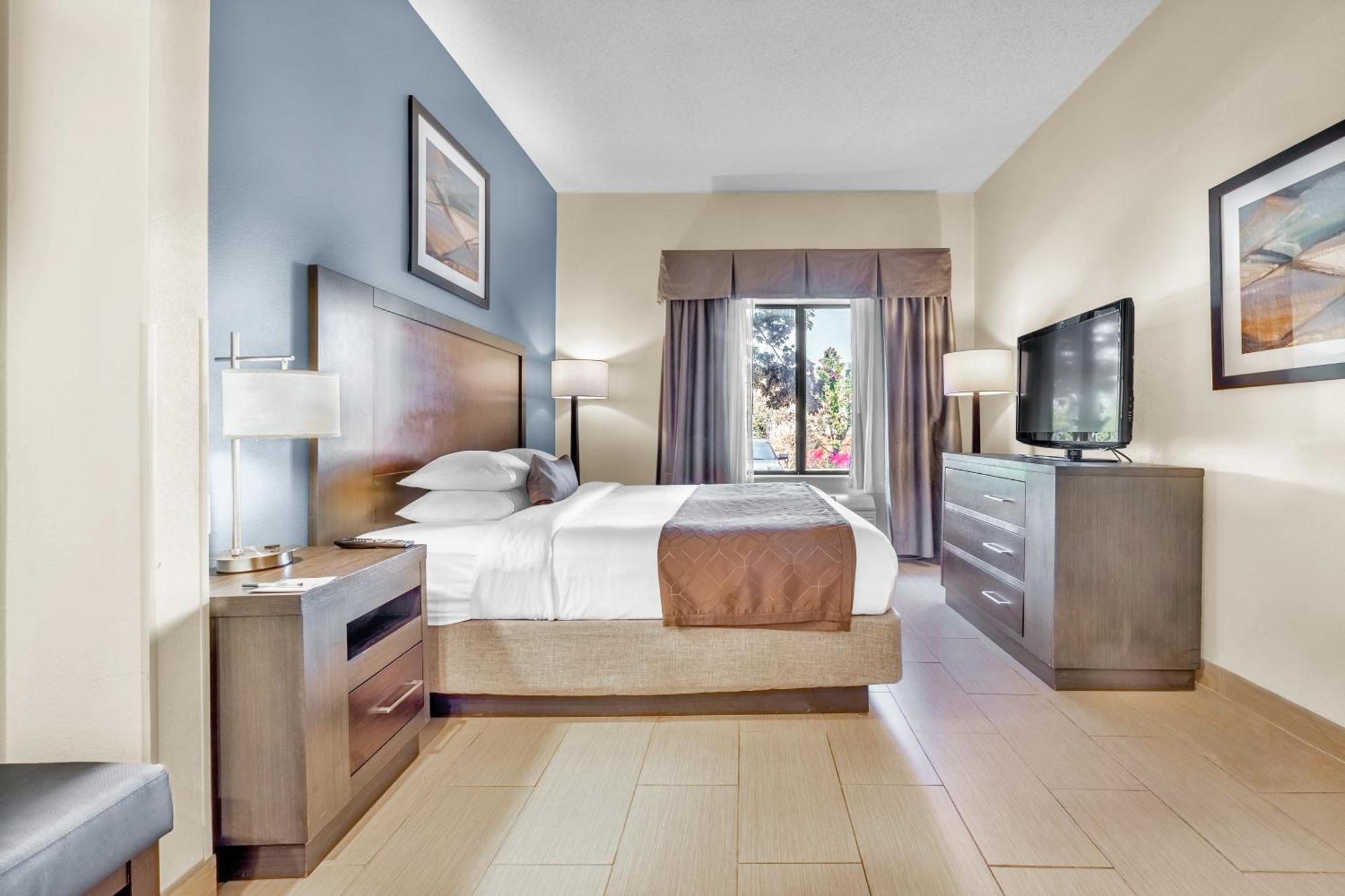 Wingate By Wyndham Chicago Schaumburg Hotel Room photo