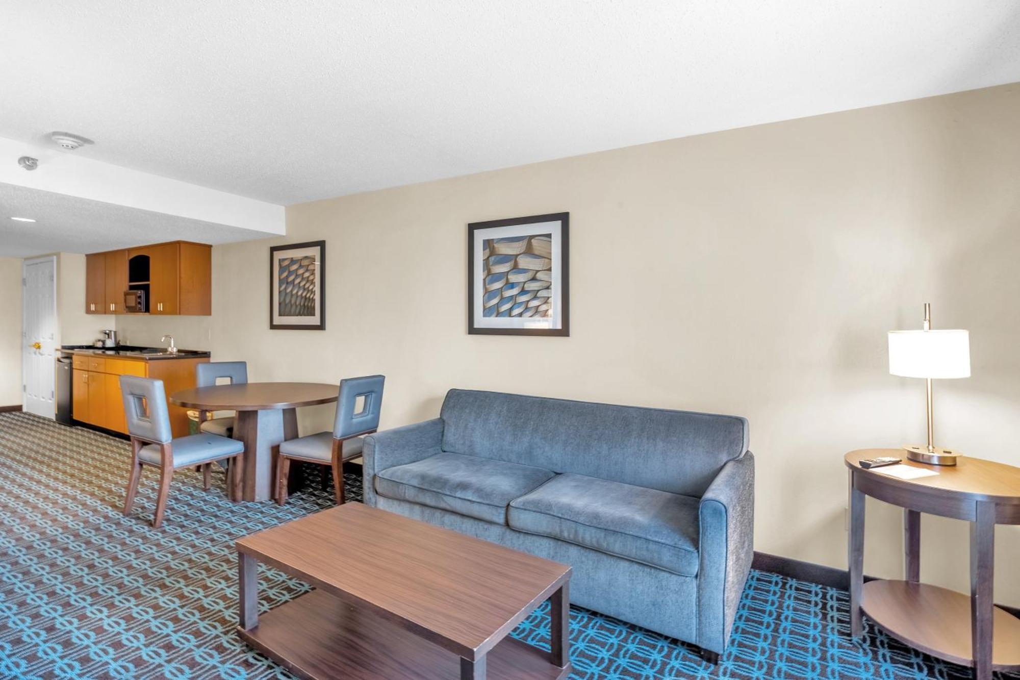 Wingate By Wyndham Chicago Schaumburg Hotel Room photo