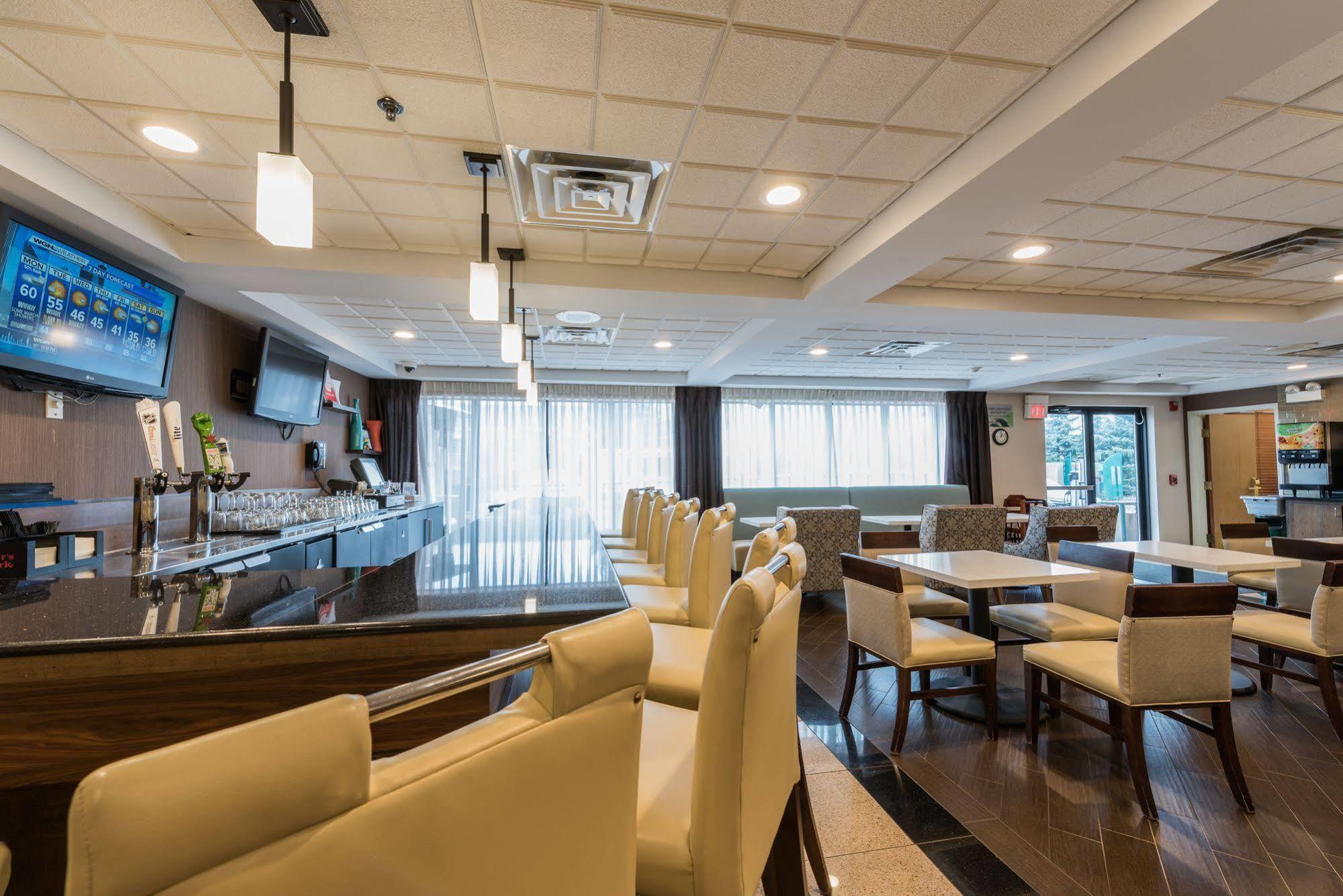 Wingate By Wyndham Chicago Schaumburg Hotel Exterior photo
